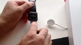 comment recharger une montre connectée sans chargeur