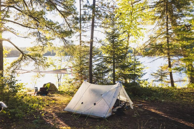 Comment s'équiper pour votre premier camping ?
